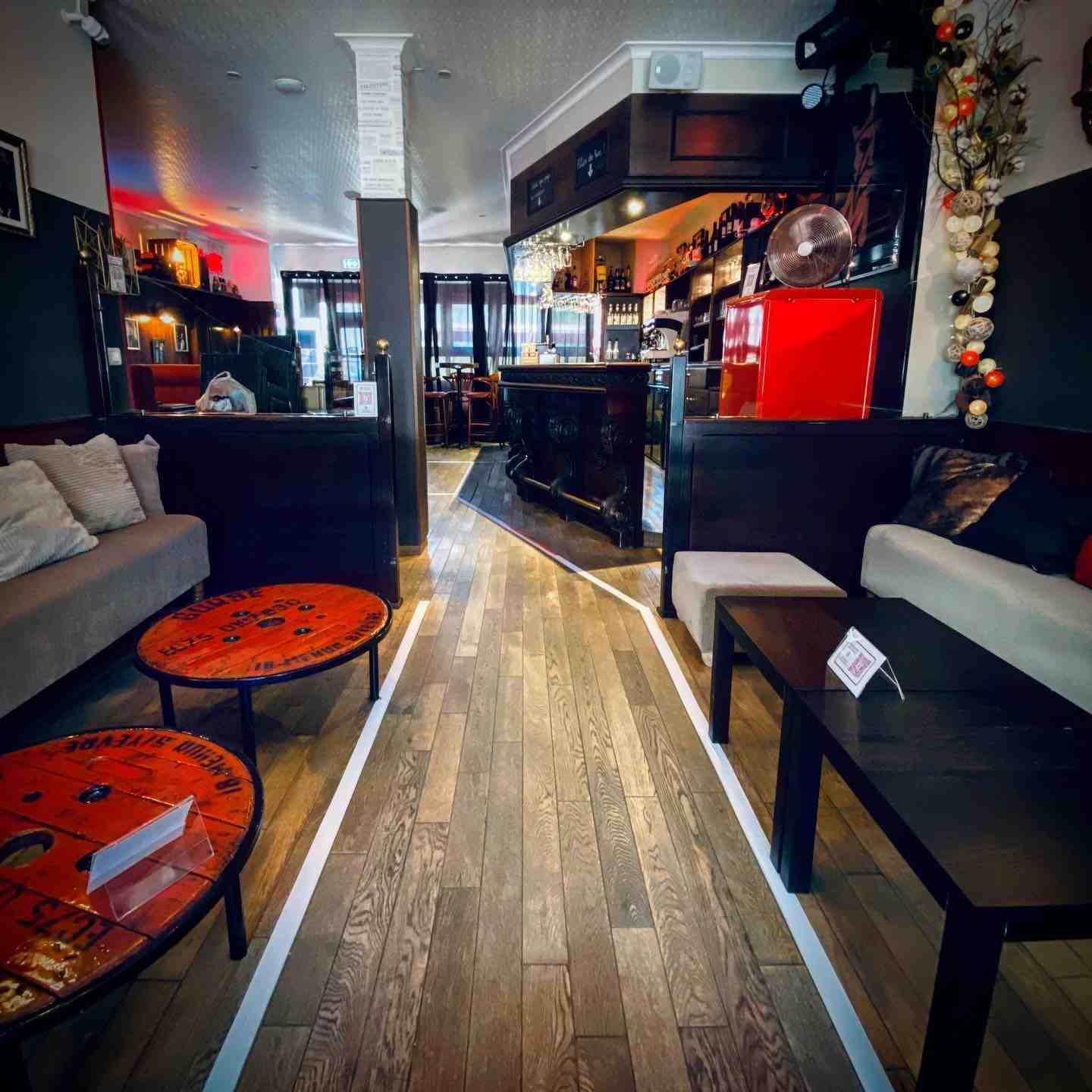 Image décrivant la page actuelle 'Le concept', page qui permet d'en savoir plus sur le bar et l'entreprise du Le Neptune situé à Saint-Lô (50000 - Manche)